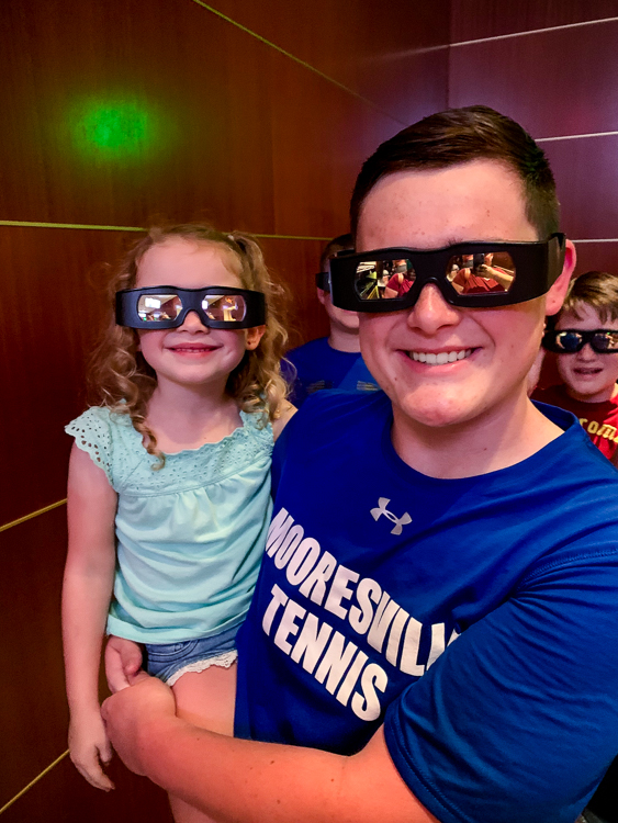 kids in 3D glasses Jimmy Fallon ride