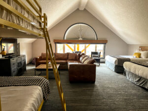 2 queen + bunk loft suite at Canalta Lodge Banff